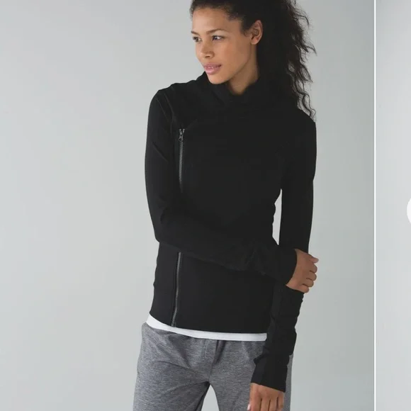 Lululemon | Bhakti Yoga Jacket in navy - Picture 1 of 11